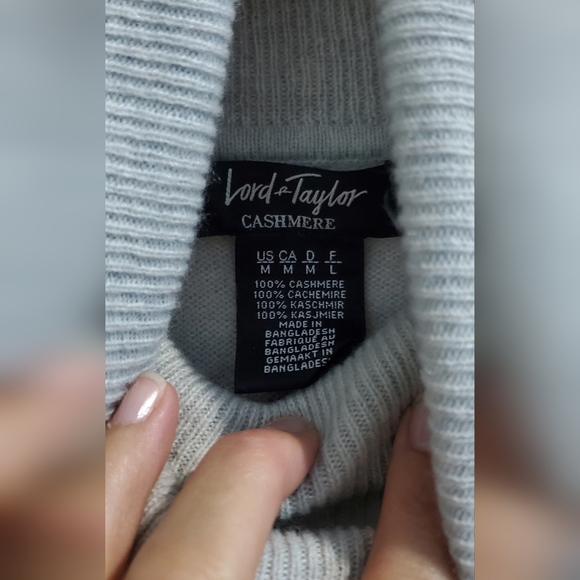 Women's Top - Picture 3 of 5